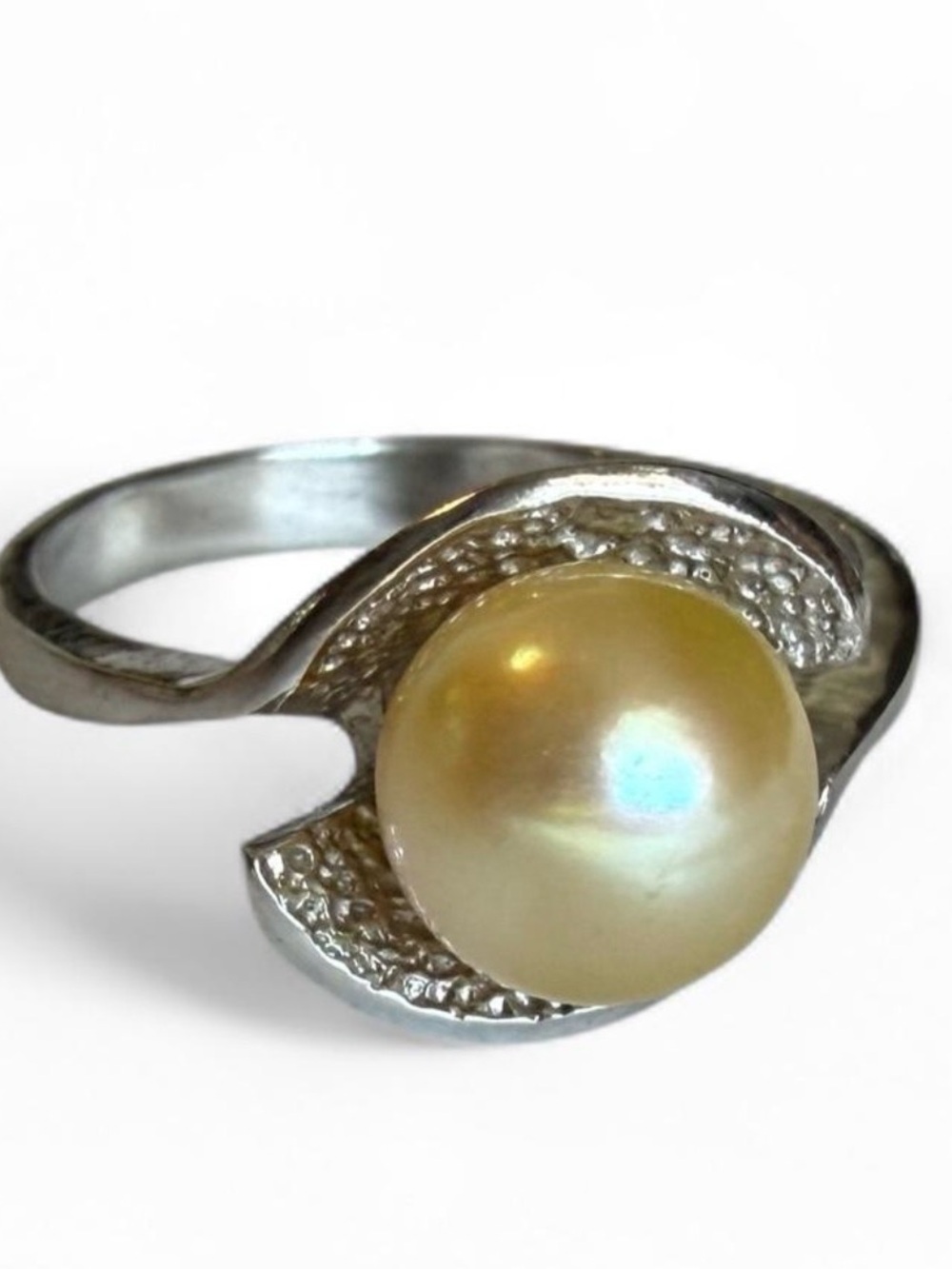 Silver cabochon Champagne pearl ring